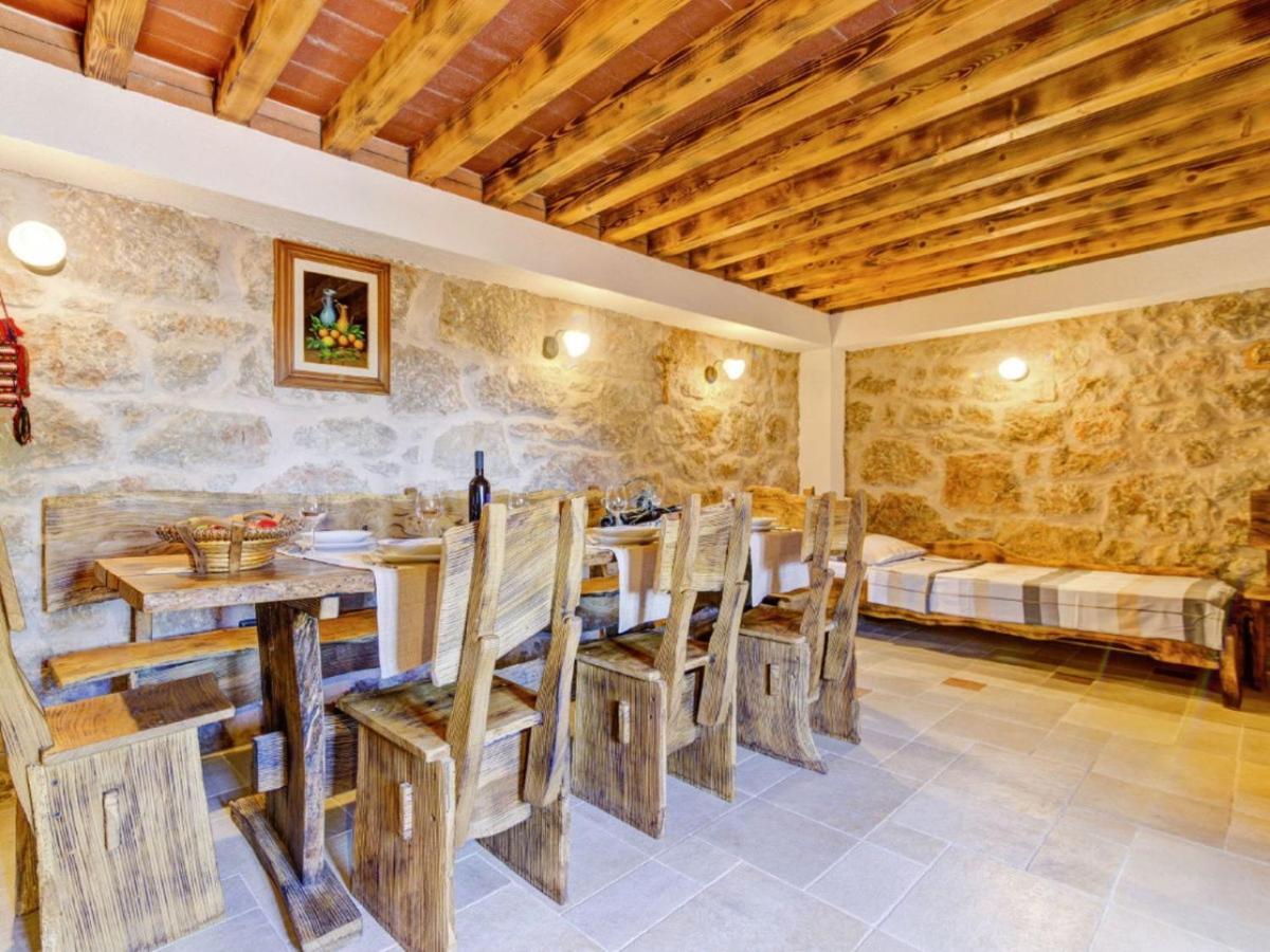 Lovely Holiday Home In Starigrad Starigrad Paklenica Exterior foto