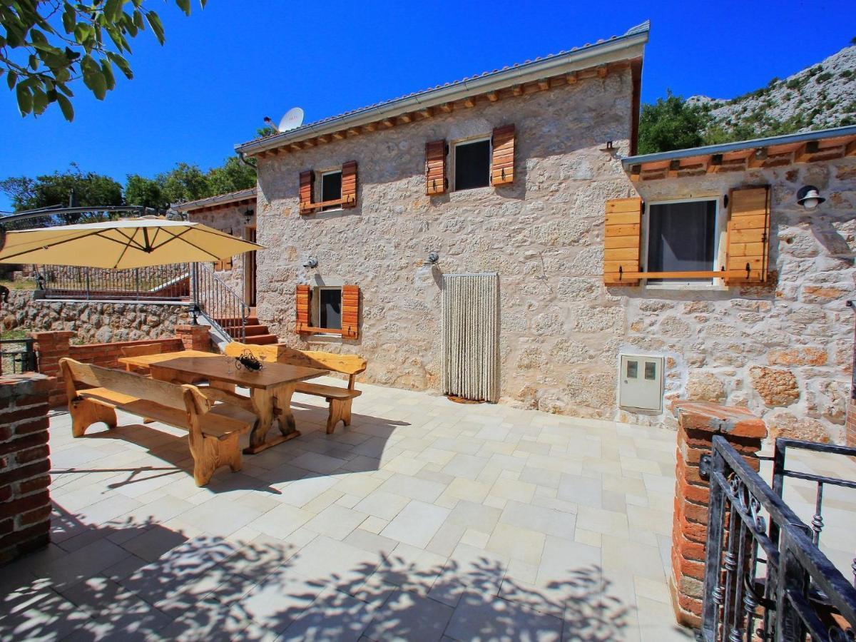 Lovely Holiday Home In Starigrad Starigrad Paklenica Exterior foto