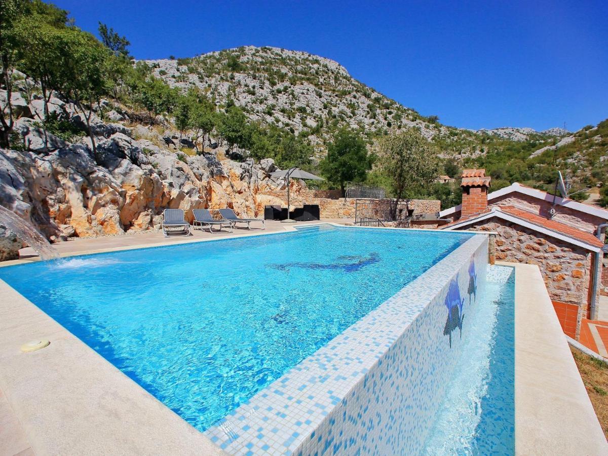 Lovely Holiday Home In Starigrad Starigrad Paklenica Exterior foto