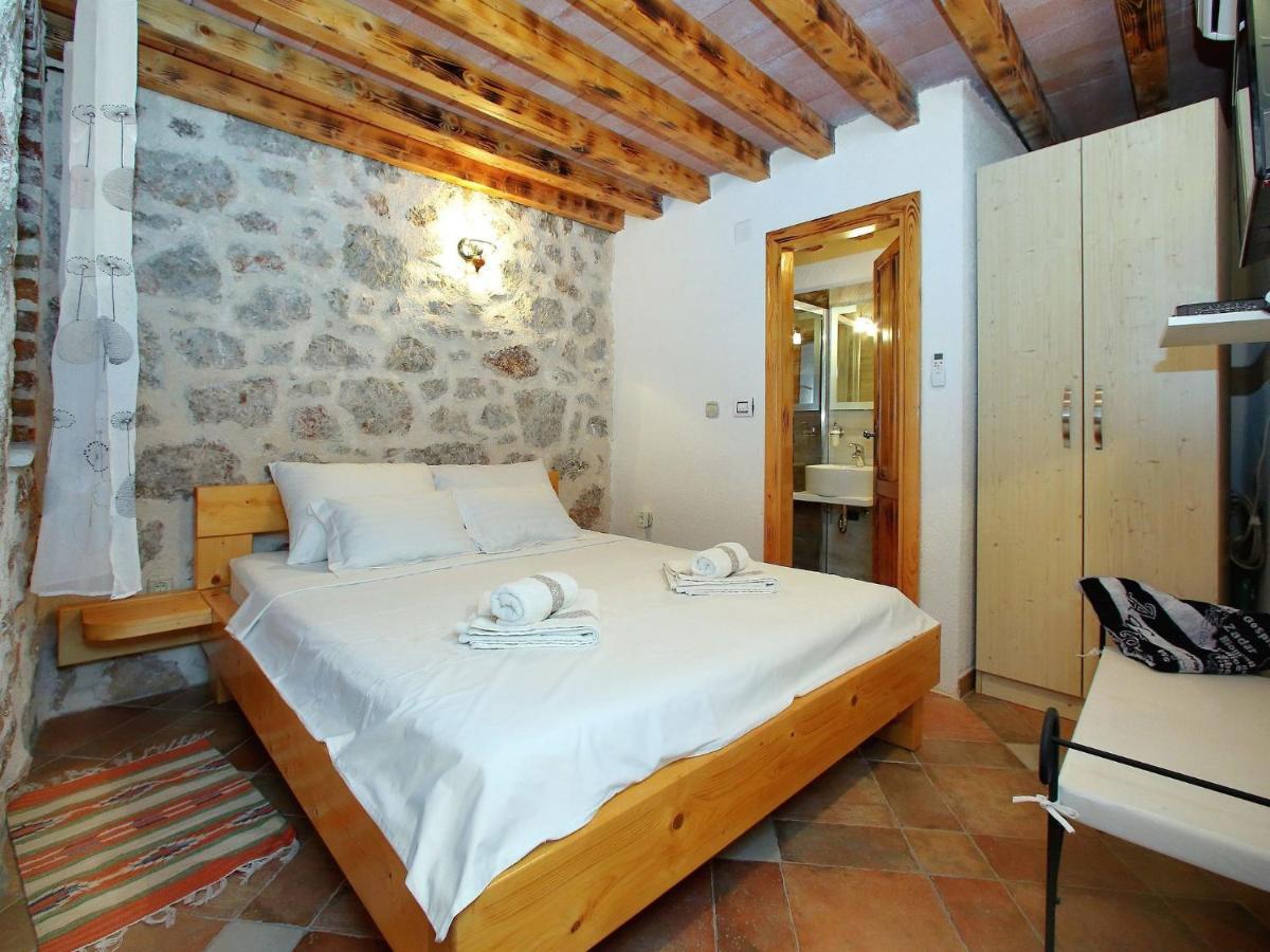 Lovely Holiday Home In Starigrad Starigrad Paklenica Exterior foto