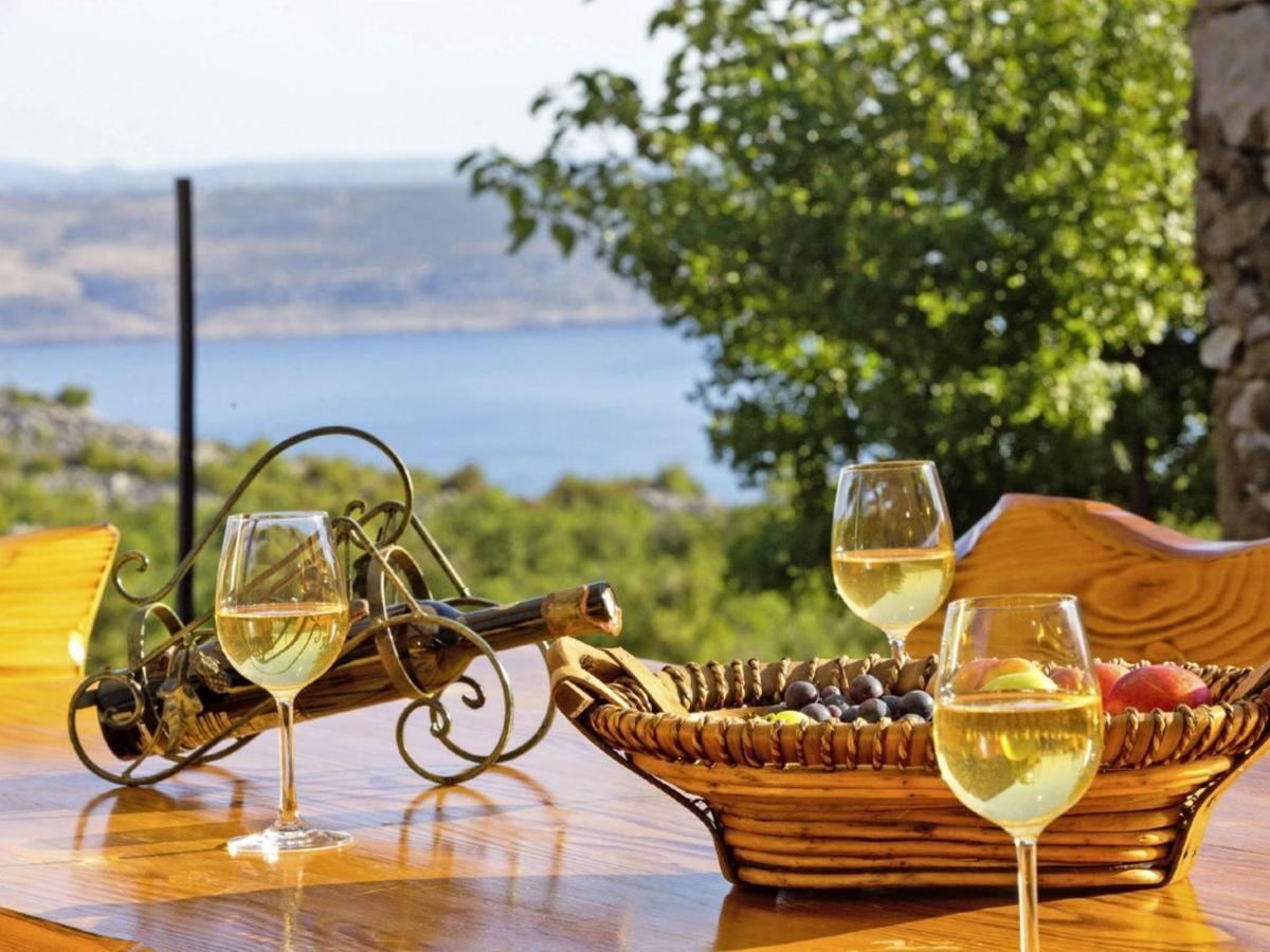 Lovely Holiday Home In Starigrad Starigrad Paklenica Exterior foto