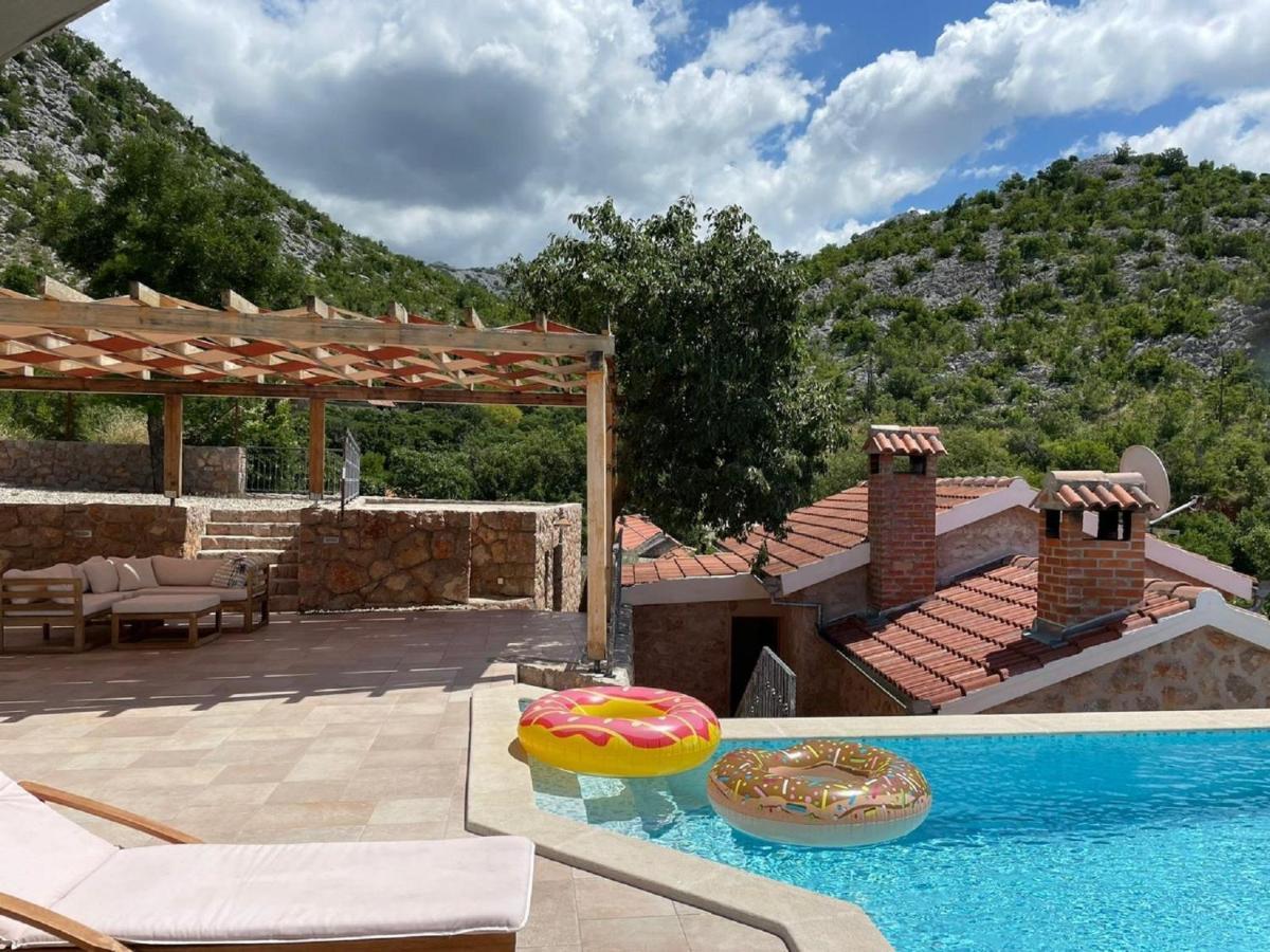 Lovely Holiday Home In Starigrad Starigrad Paklenica Exterior foto